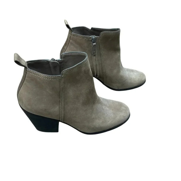 Cole Haan Women's Chesney Bootie Ankle Boot Shoes, Greystone Leather Size 9.5 - Picture 2 of 13